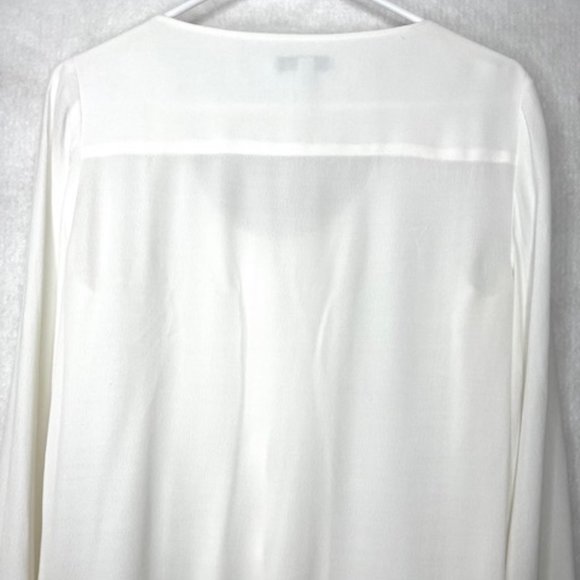 Off-White Scoop Neck Blouse from Banana Republic - Picture 2 of 7